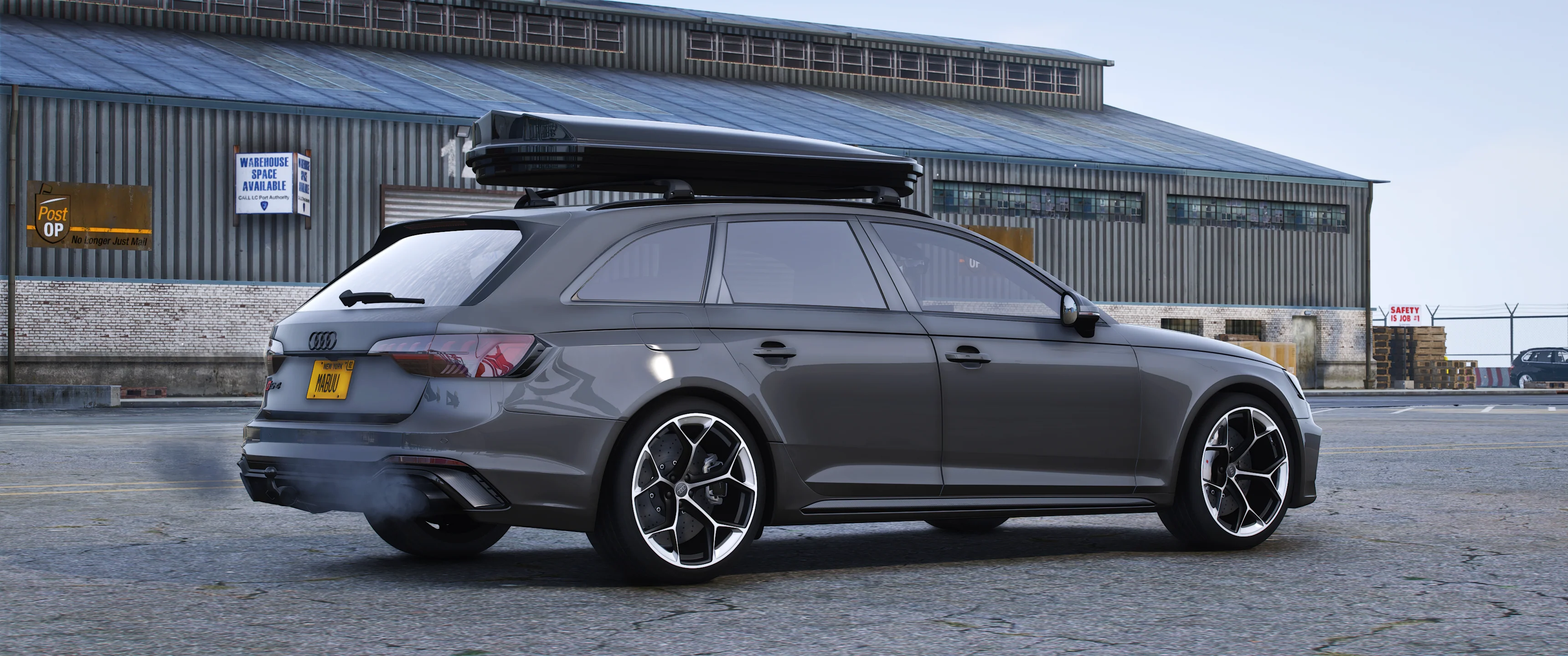 Audi RS4 - Image 2